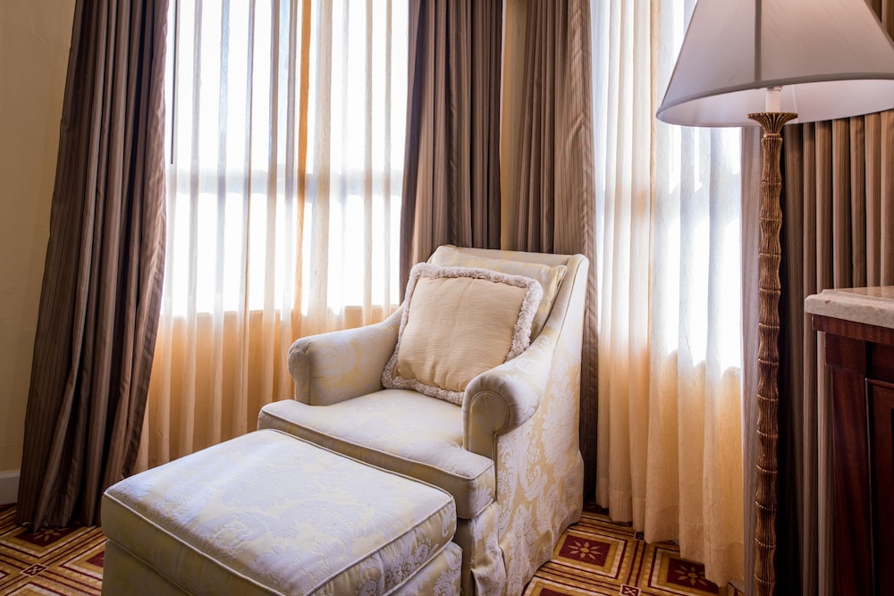 Embassy Hotel - photo 48
