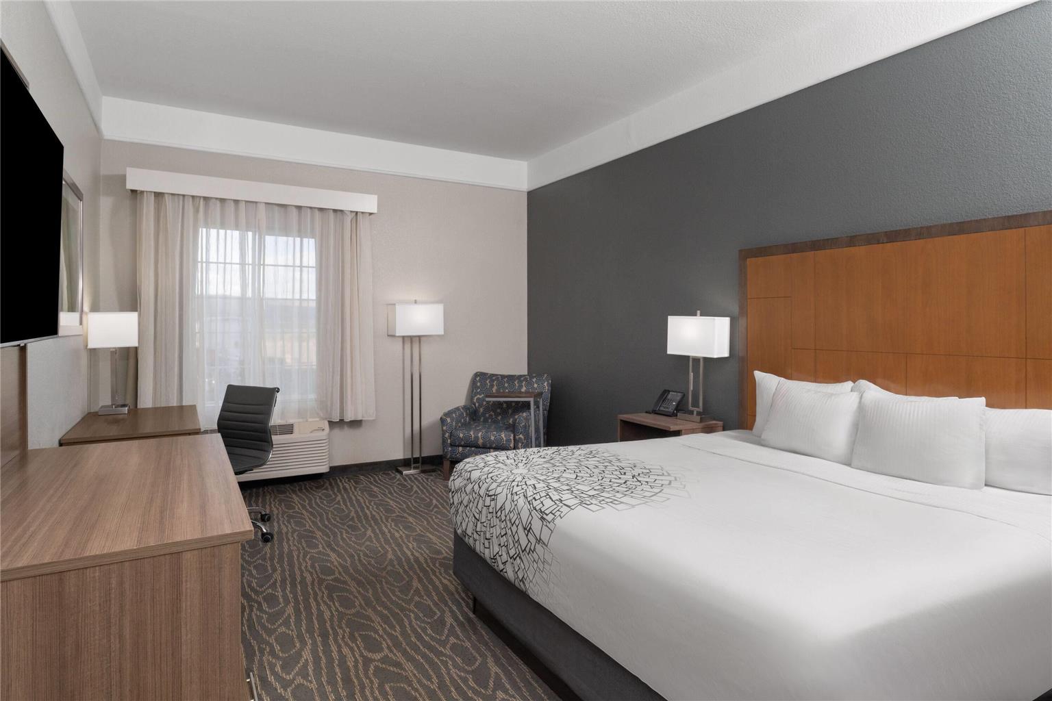La Quinta Inn & Suites by Wyndham Gallup - photo 34