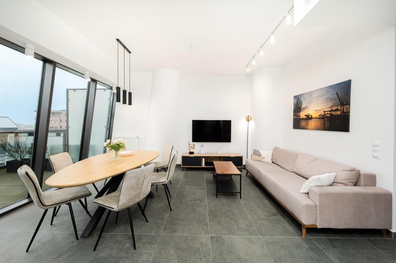 ANS Hanza Tower Apartment No 701 Swimming pool sauna jacuzzi viewing terrace in Szczecin, Poland