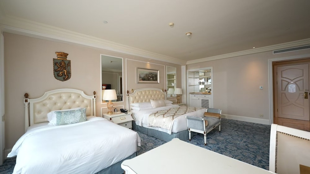 The Castle Hotel a Luxury Collection Hotel Dalian in Dalian, People's Republic of China