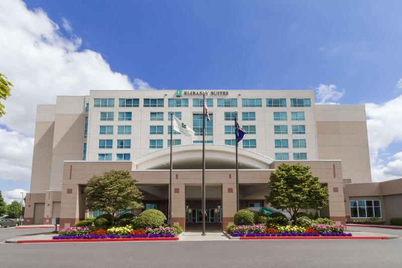 Embassy Suites by Hilton Portland Airport in Portland, United States