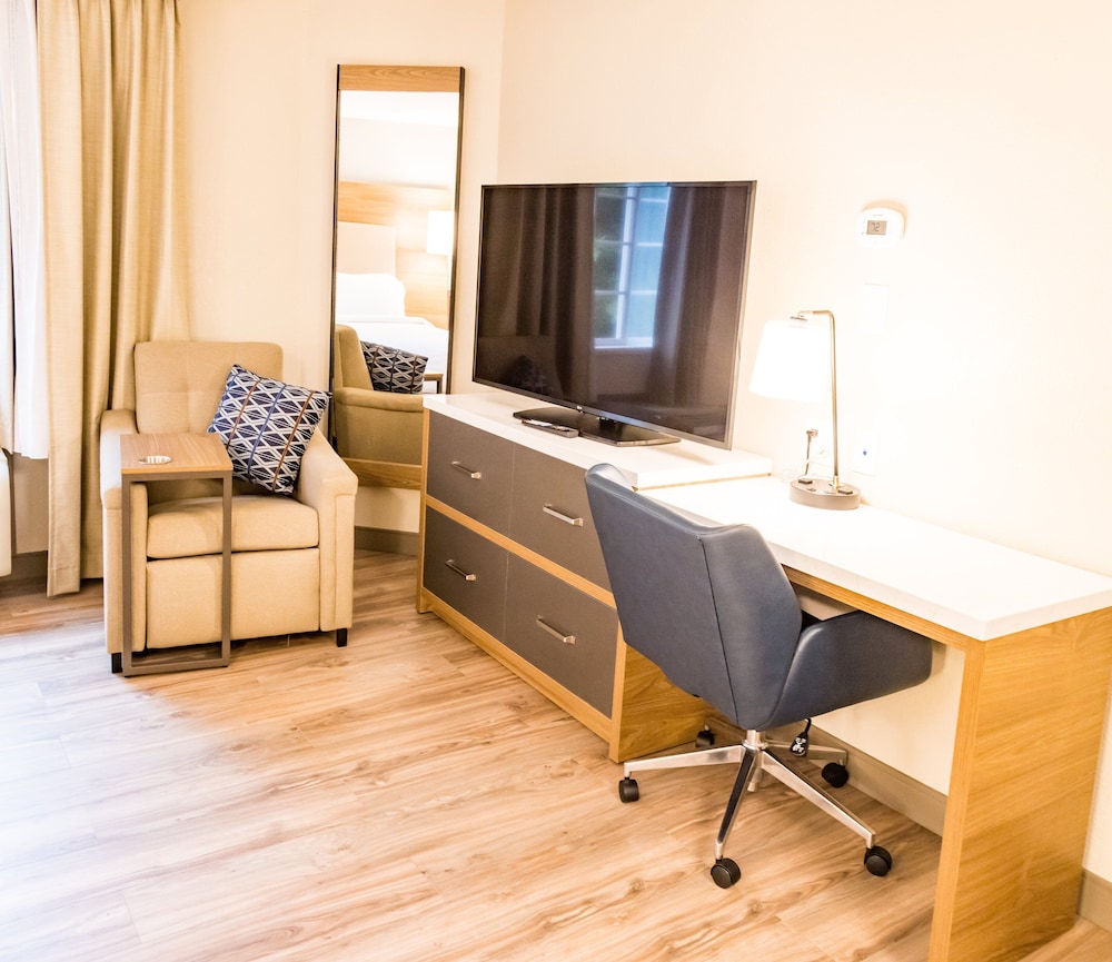 Candlewood Suites Richmond South by IHG - photo 11