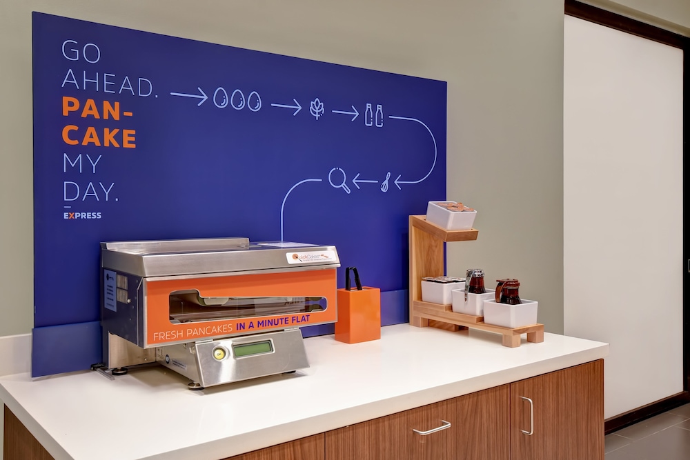 Holiday Inn Express & Suites Galveston Beach by IHG - photo 30