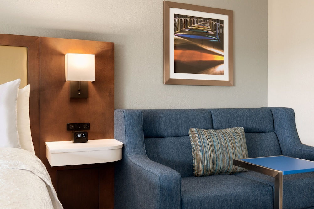 Hampton Inn West Des Moines Lake Drive - photo 8