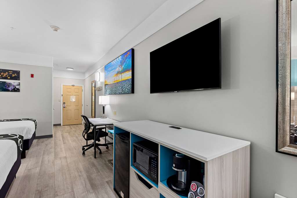 La Quinta Inn & Suites by Wyndham Raymondville - photo 39