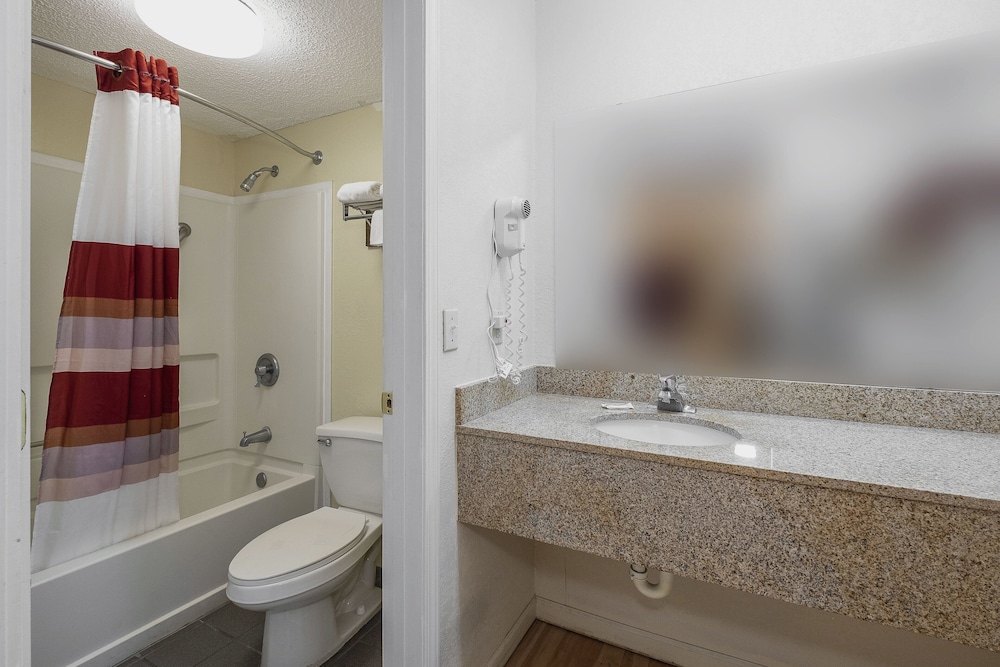 Red Roof Inn & Suites Rome - photo 43