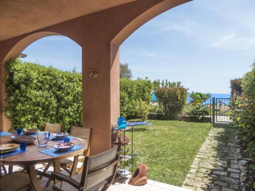 733 Trilocale al Taunus piano terra con giardino vista mare SPIAGGIA INCLUSA — 4-Star Luxury Hotel in Numana, Italy
