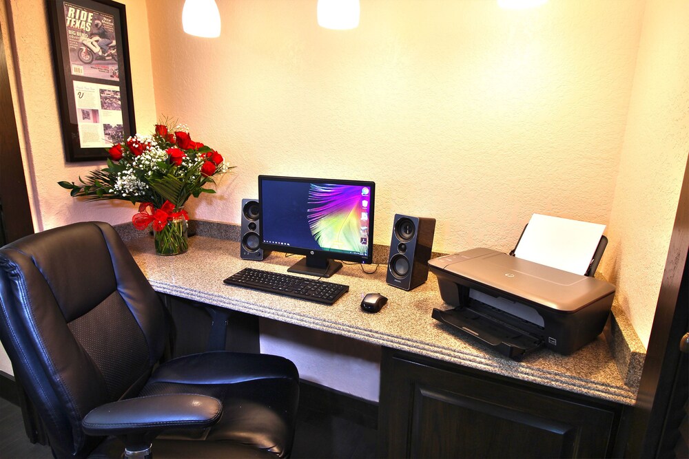 Peach Tree Inn & Suites - photo 60