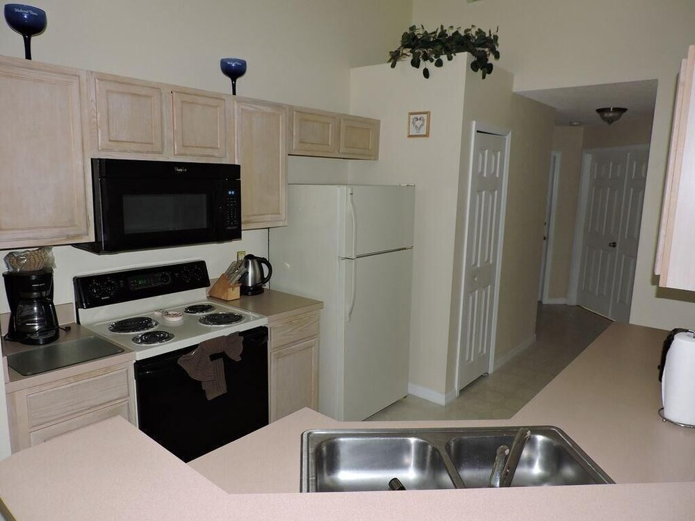 Ref F Luxury 4 Bed Villa own Pool 5 Star Gated Resort - photo 7