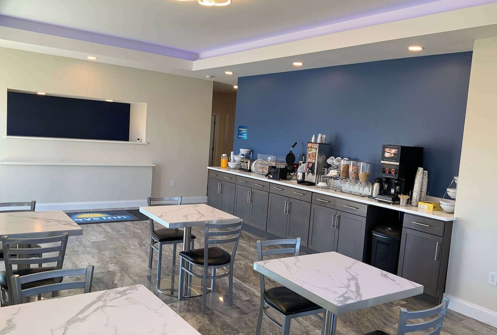 Days Inn by Wyndham Troy IL - photo 12