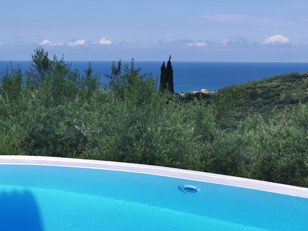 Mastrogiannis villa Myrtia — 4-Star Luxury Hotel in Corfu, Greece