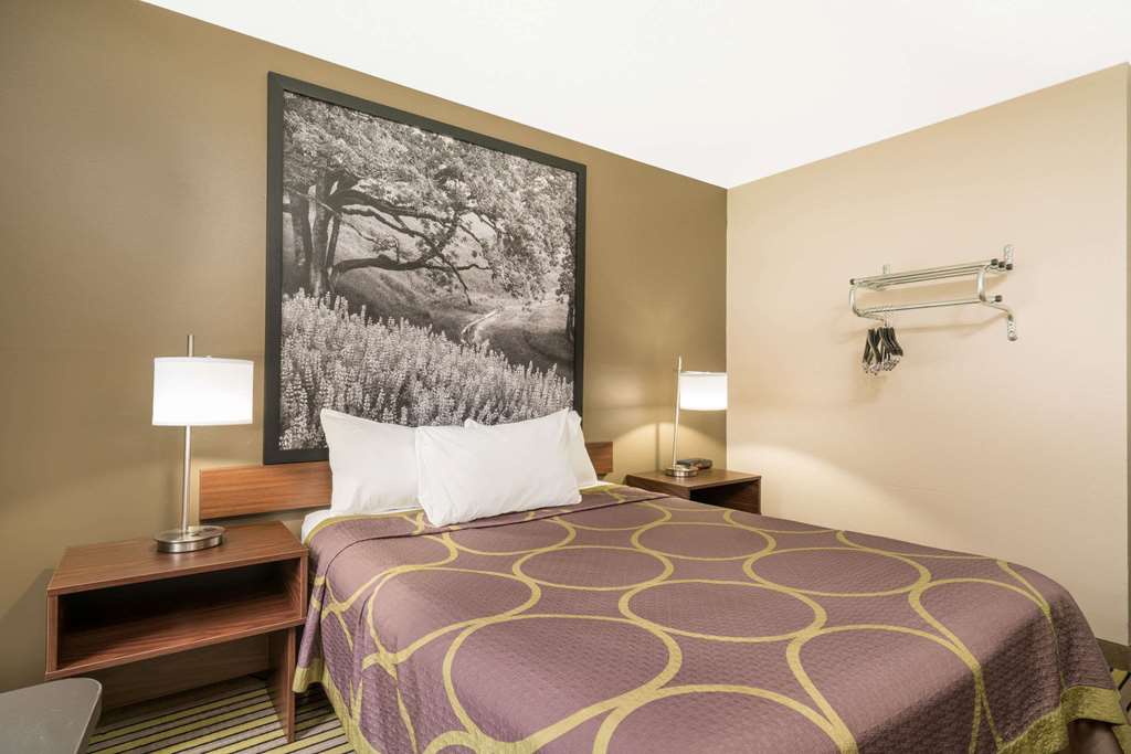 Super 8 by Wyndham St. Cloud - photo 11