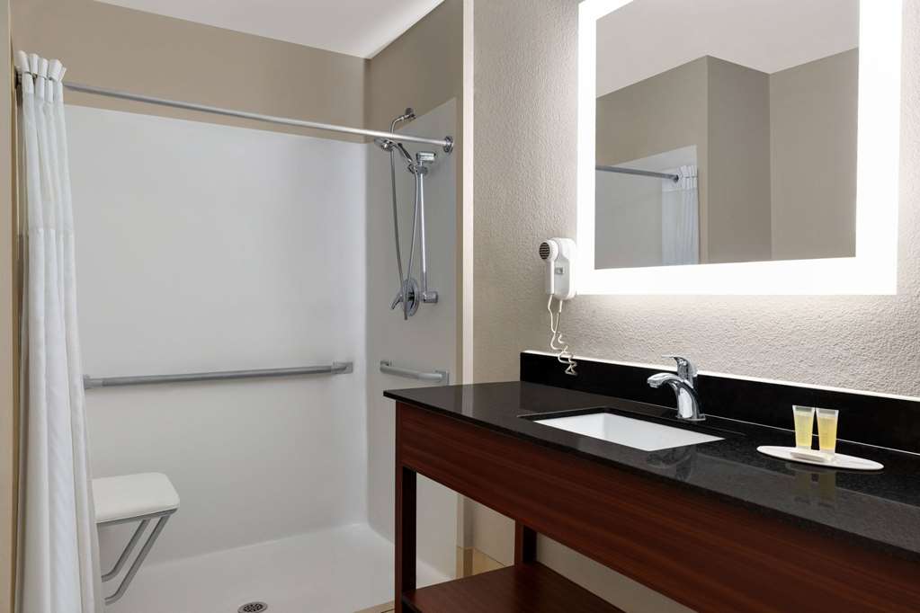 Days Inn by Wyndham Covington - photo 24