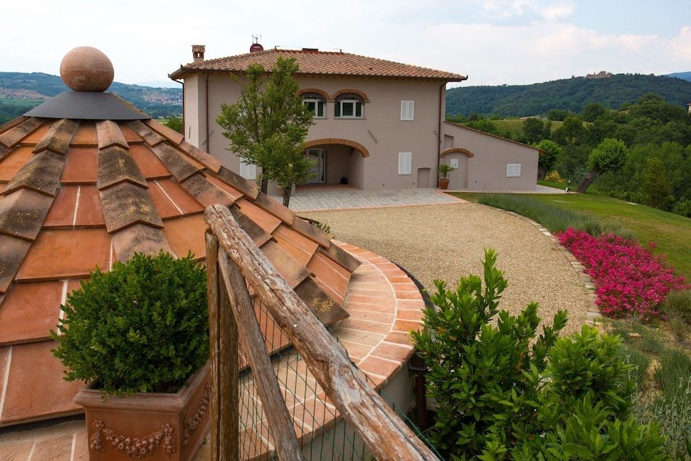 Villa Il Magnifico 10 Emma Villas — 4-Star Luxury Hotel in Reggello, Italy
