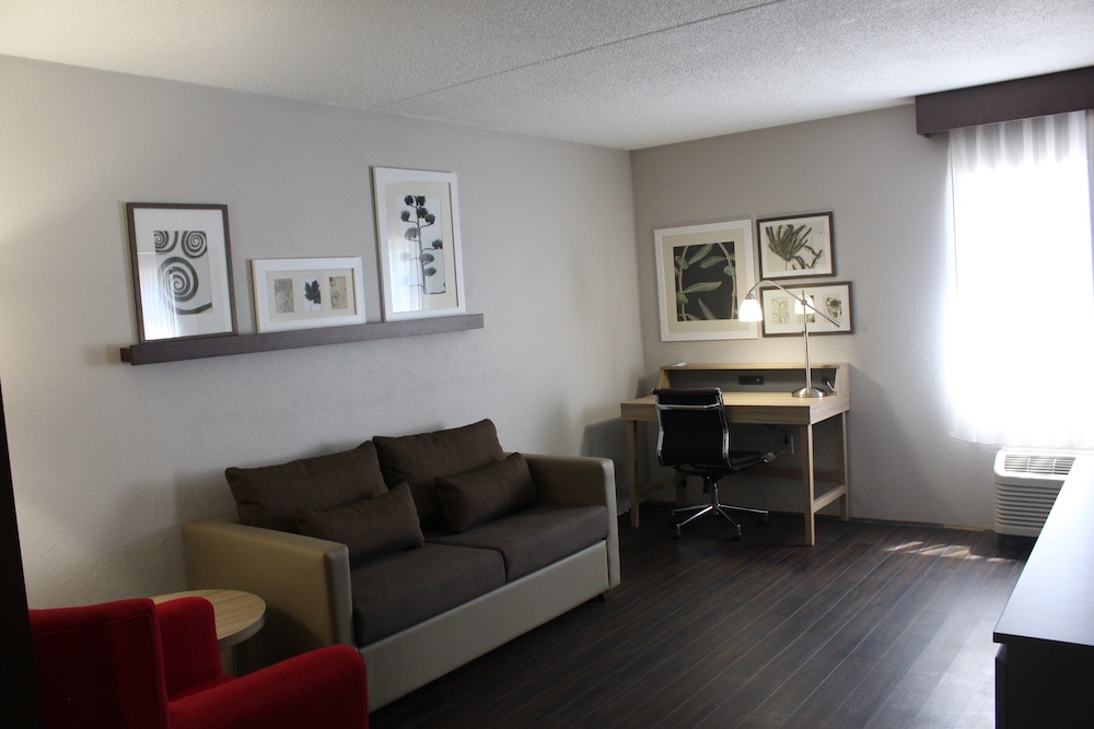 Country Inn & Suites By Radisson Dunbar Charleston - photo 22