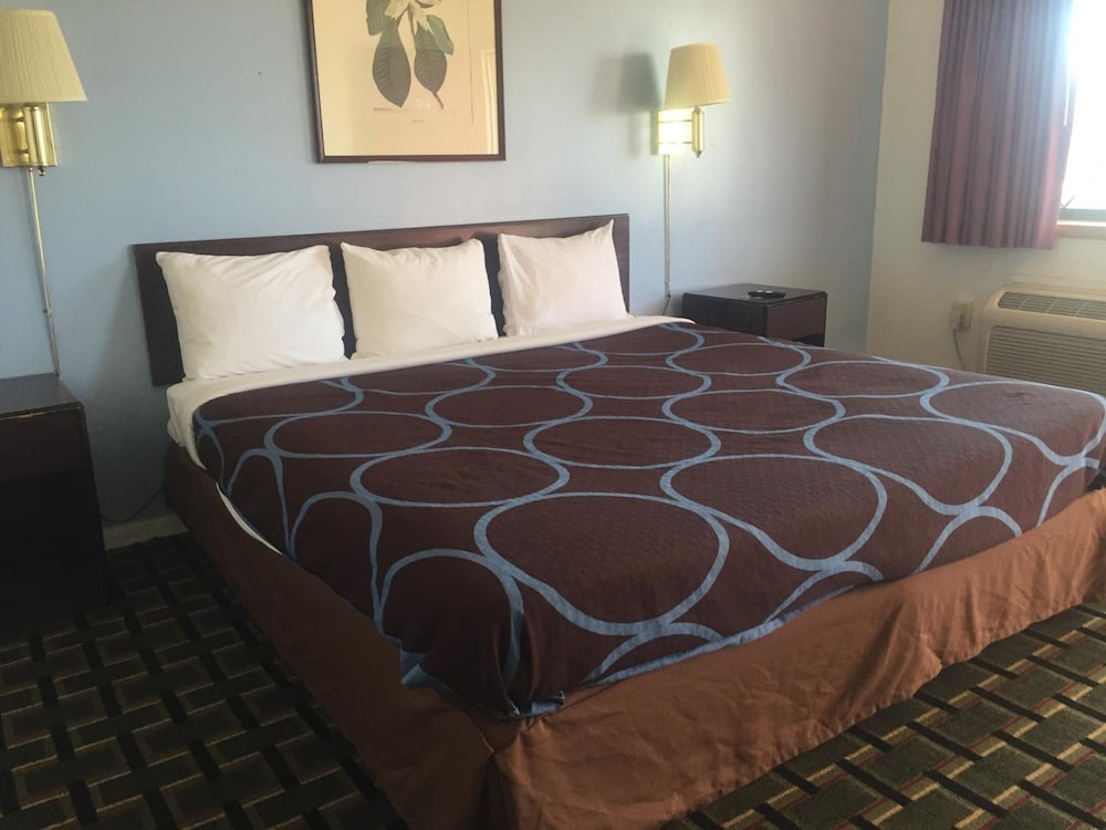 Village Inn Salina - featured photo