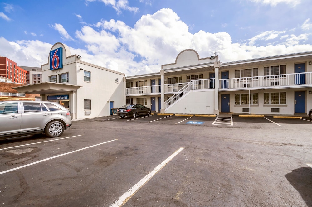 Motel6 Washington DC Convention Center - photo 26
