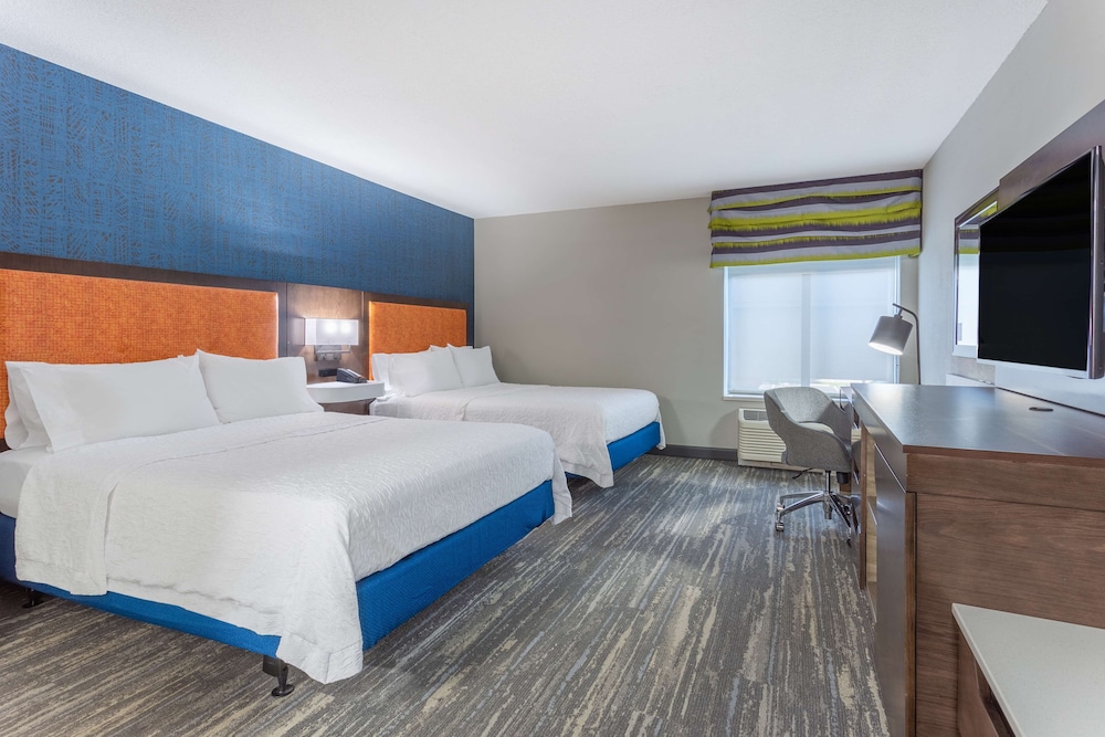 Hampton Inn Sioux Falls - photo 12