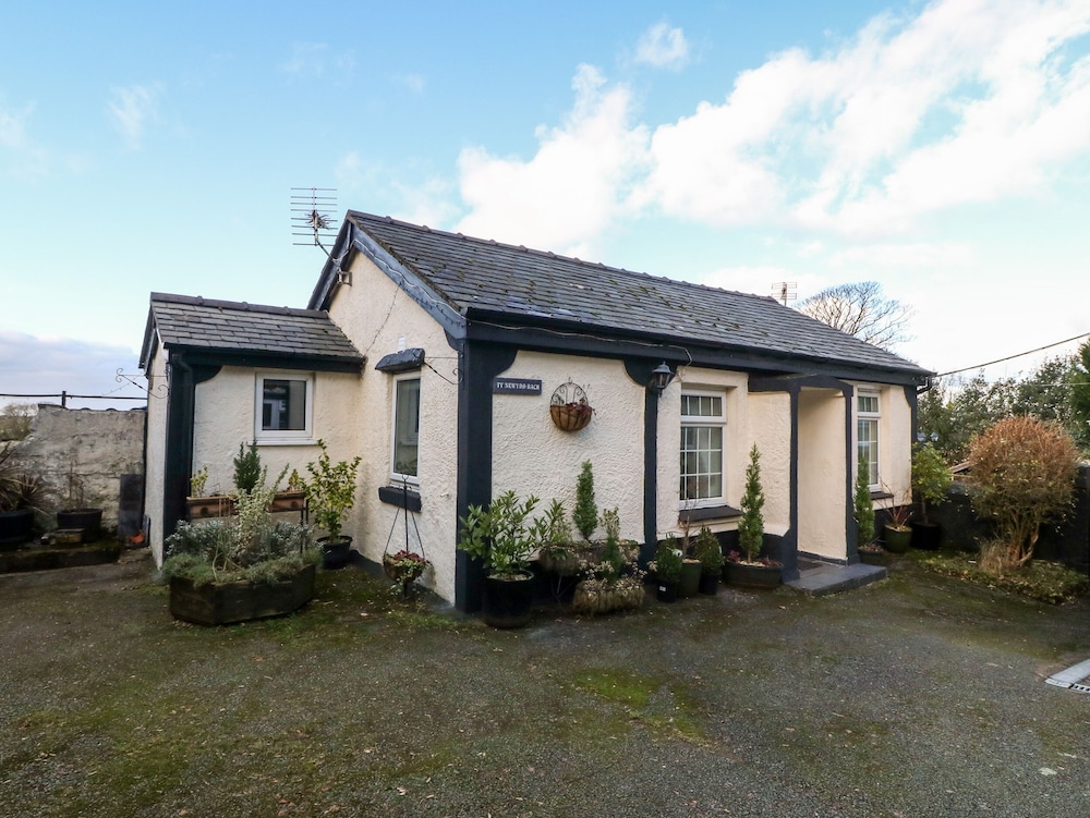 Ty Newydd Bach in Bangor, United Kingdom