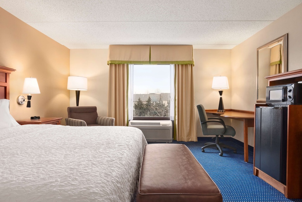 Hampton Inn Warrenton - photo 18