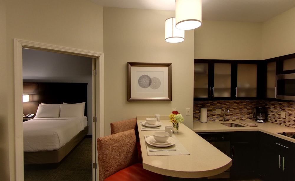Staybridge Suites Ann Arbor Univ of Michigan an IHG Hotel - photo 2