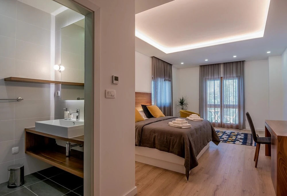 Spectacular Beachfront Brac Villa 6 Bedrooms Villa Selca Violet — 4-Star Luxury Hotel in Selca, Croatia