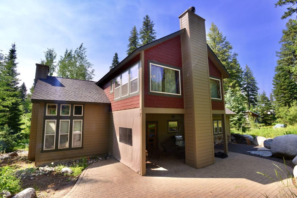 Hart of McCall by Casago McCall Donerightmanagement in Mccall, United States