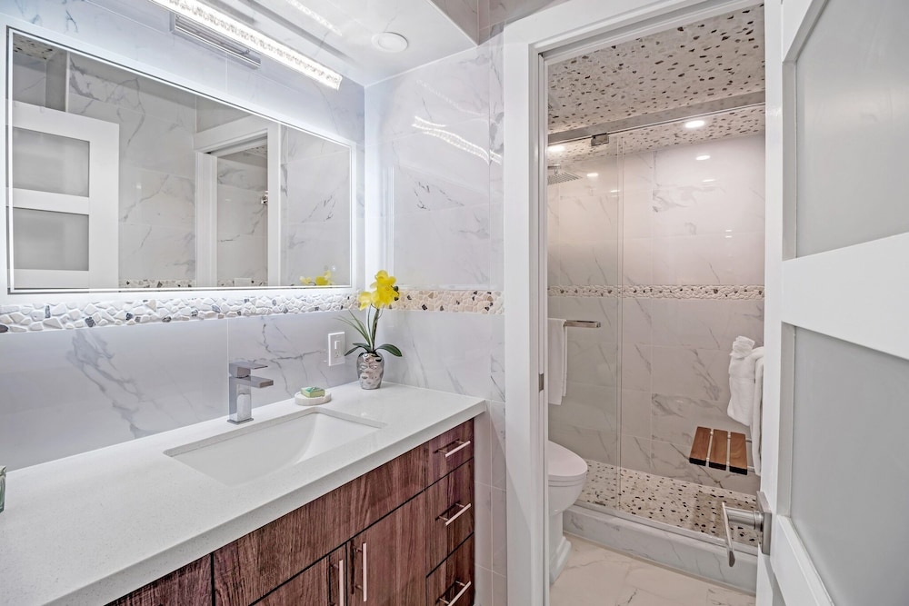 Newly Remodeled 30th Floor Suite with EPIC Mountain Views by Koko Resort Vacation Rentals - photo 14