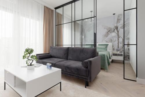 Art Deco Apartment Mokotów with Parking & Gym by Renters Prestige — 4-Star Luxury Hotel in Warsaw, Poland