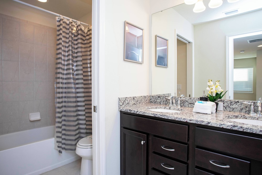Gorgeous Themed Townhome at Windsor at Westside WW8915 - photo 29