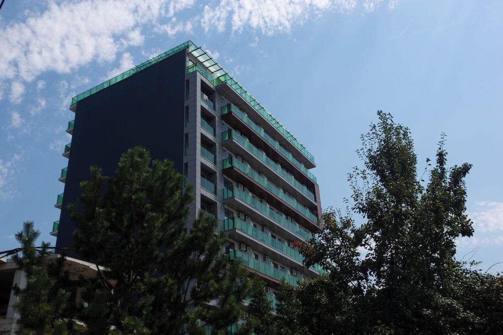 Dreamside Apartments — 4-Star Luxury Hotel in Kobuleti, Georgia