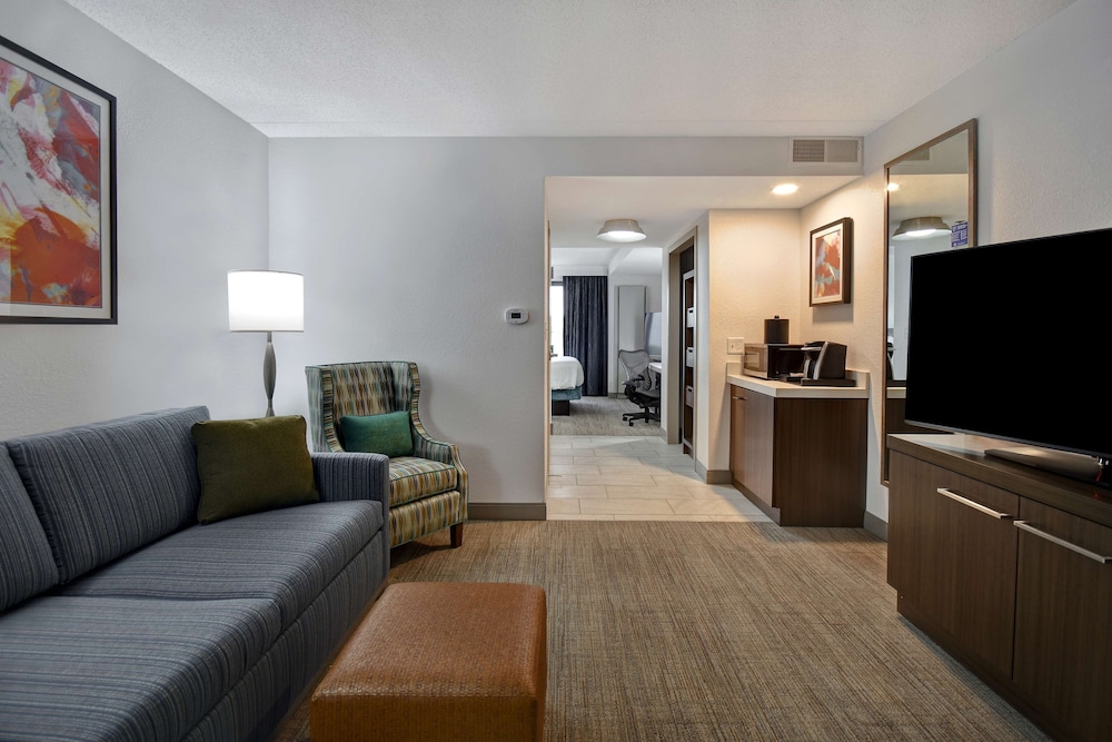 Hilton Garden Inn Detroit Metro Airport - photo 15