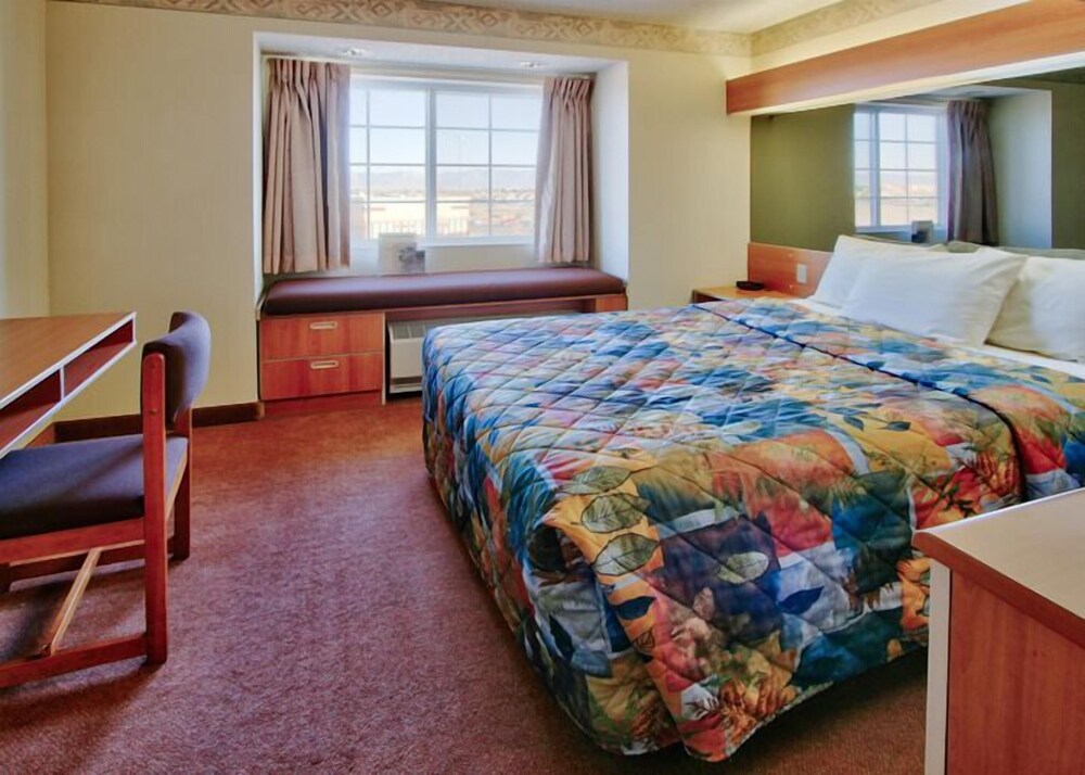 Western Skies Inn And Suites - photo 7