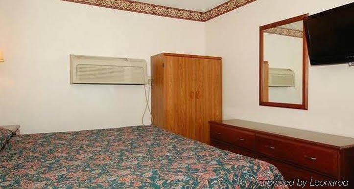 Regency Inn Kansas City - photo 16