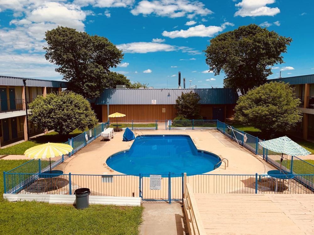Knights Inn Lawton - featured photo