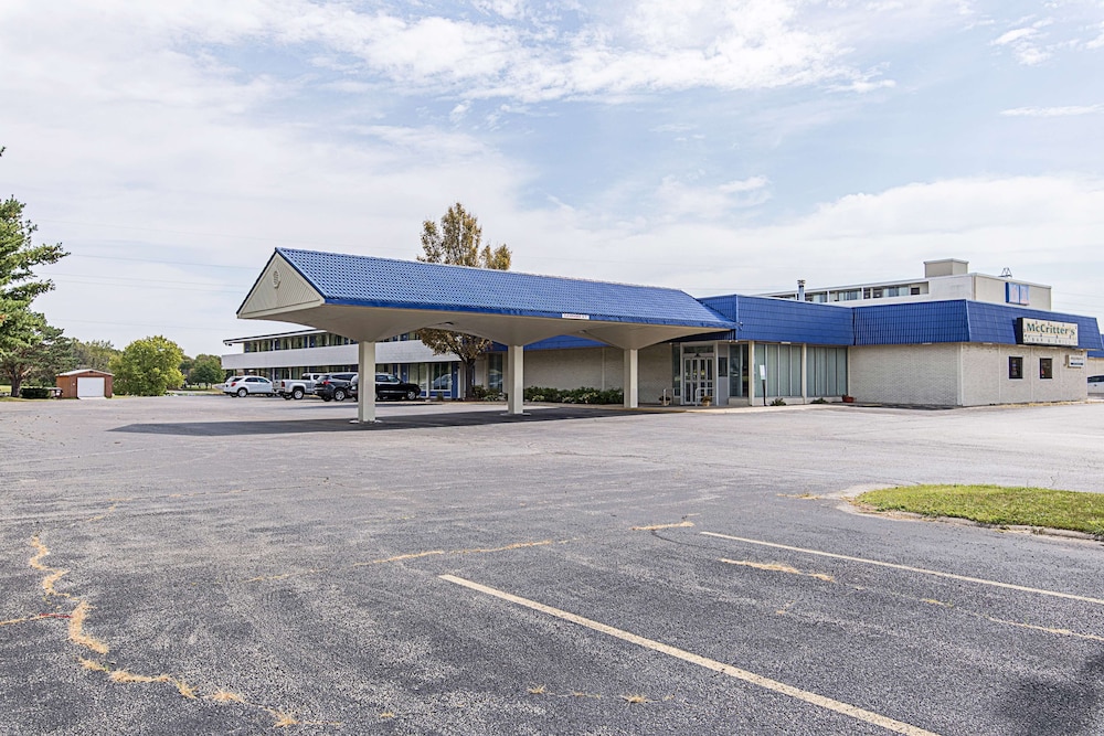 Motel 6 Pekin IL - photo 14