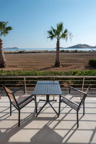 Anni Seafront Studios — Platy