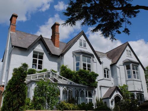 Wollaston Lodge — 4-Star Luxury Hotel in Shrewsbury, United Kingdom