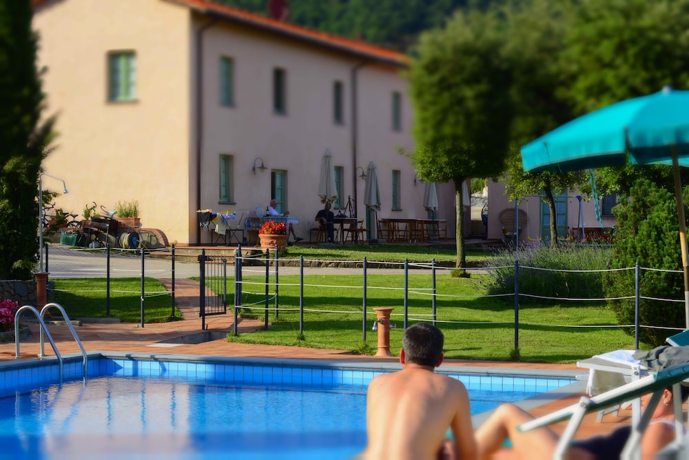 Monte A Pescia — 4-Star Luxury Hotel in Pescia, Italy
