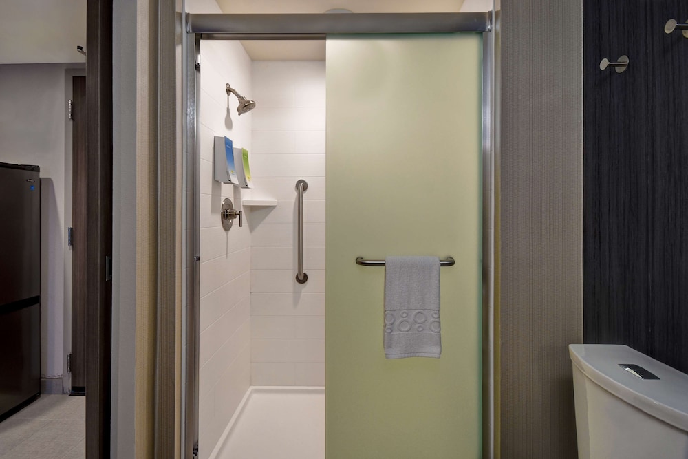 Home2 Suites by Hilton Bowling Green - photo 23