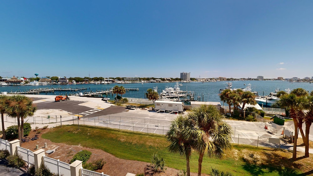 East Pass Towers 304 3 Bedroom Condo by RedAwning Destin - photo 32