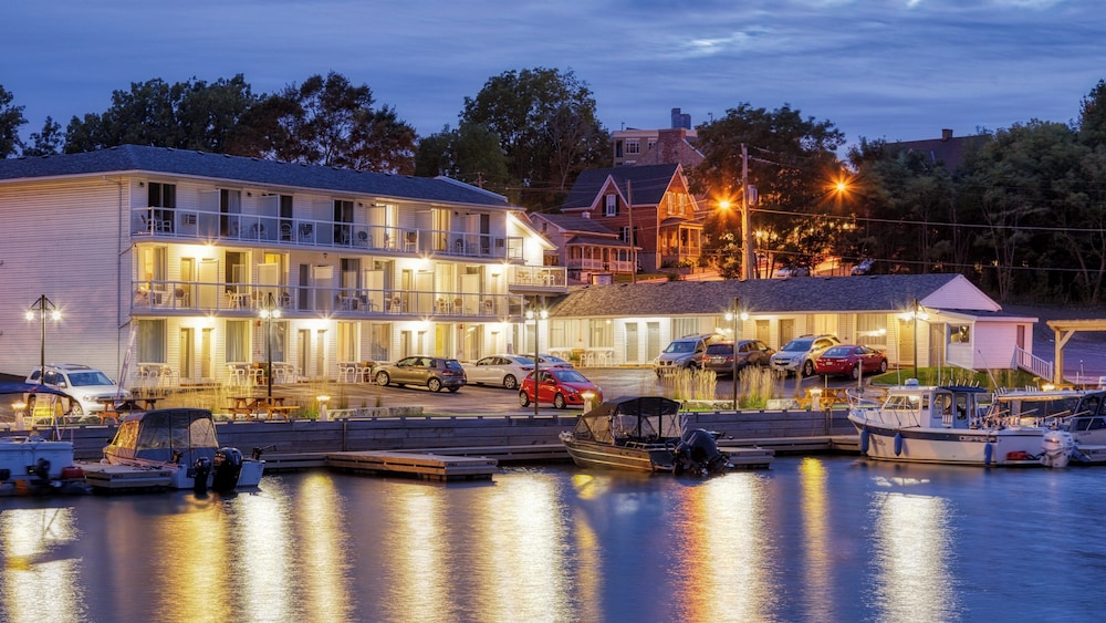 Picton Harbour Inn in Prince Edward, Canada