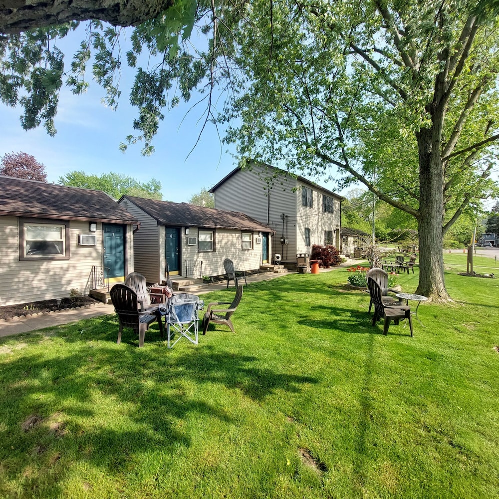 Riverside Motel - photo 103