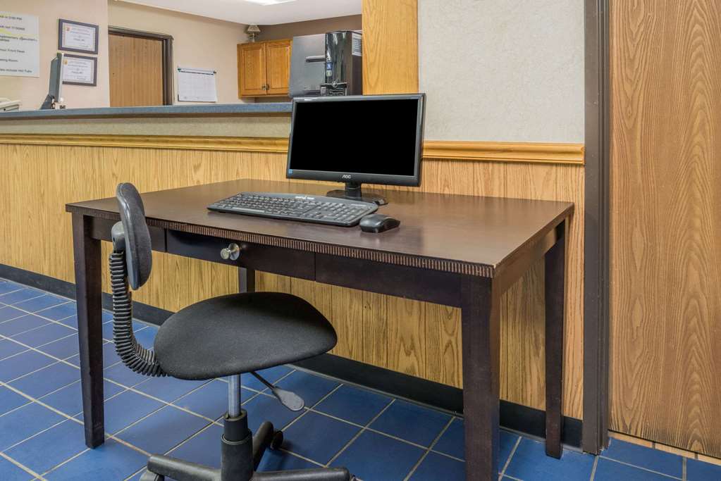 Super 8 by Wyndham Potosi - photo 15