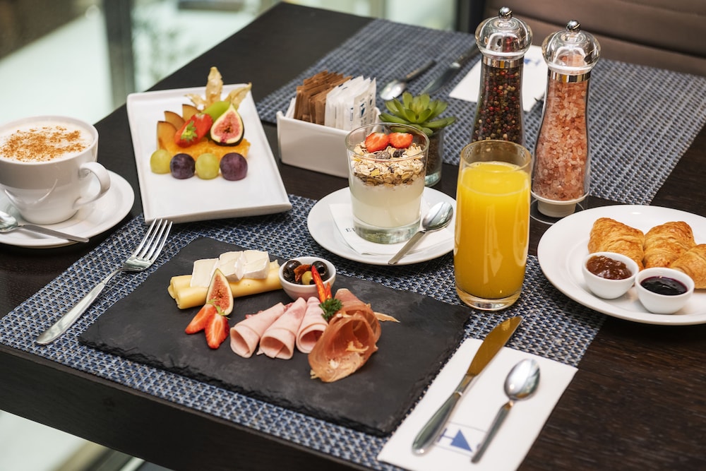 מזון ומשקאות