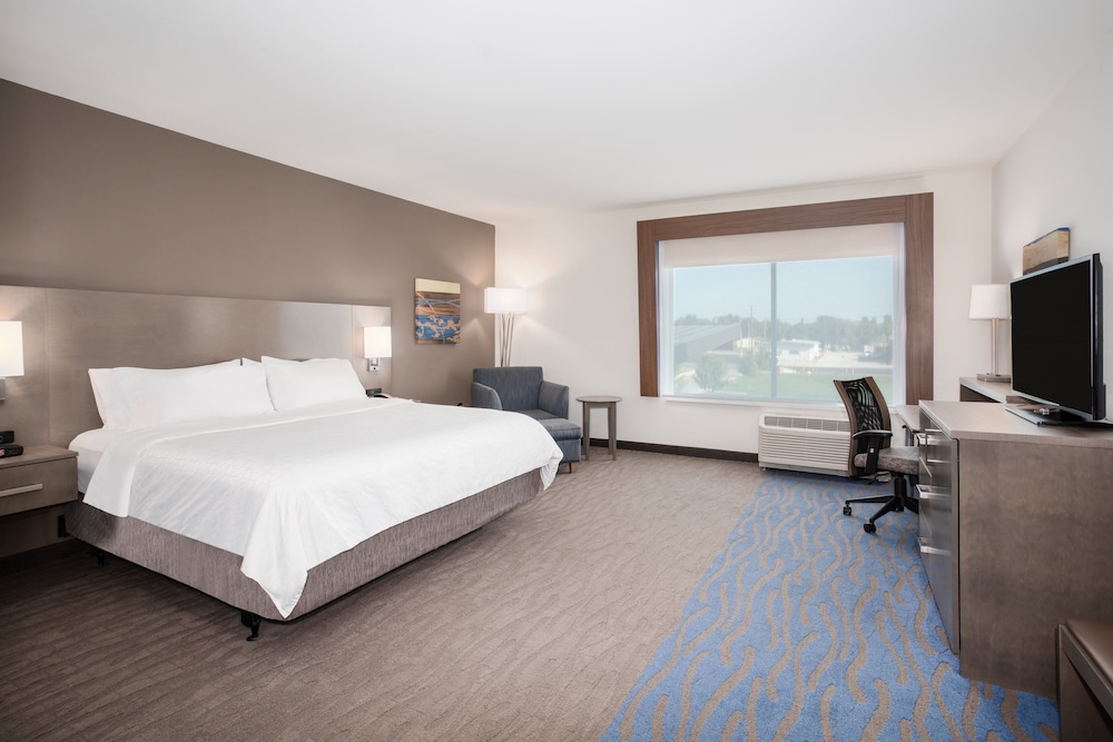 Holiday Inn Express & Suites Great Bend by IHG - photo 10