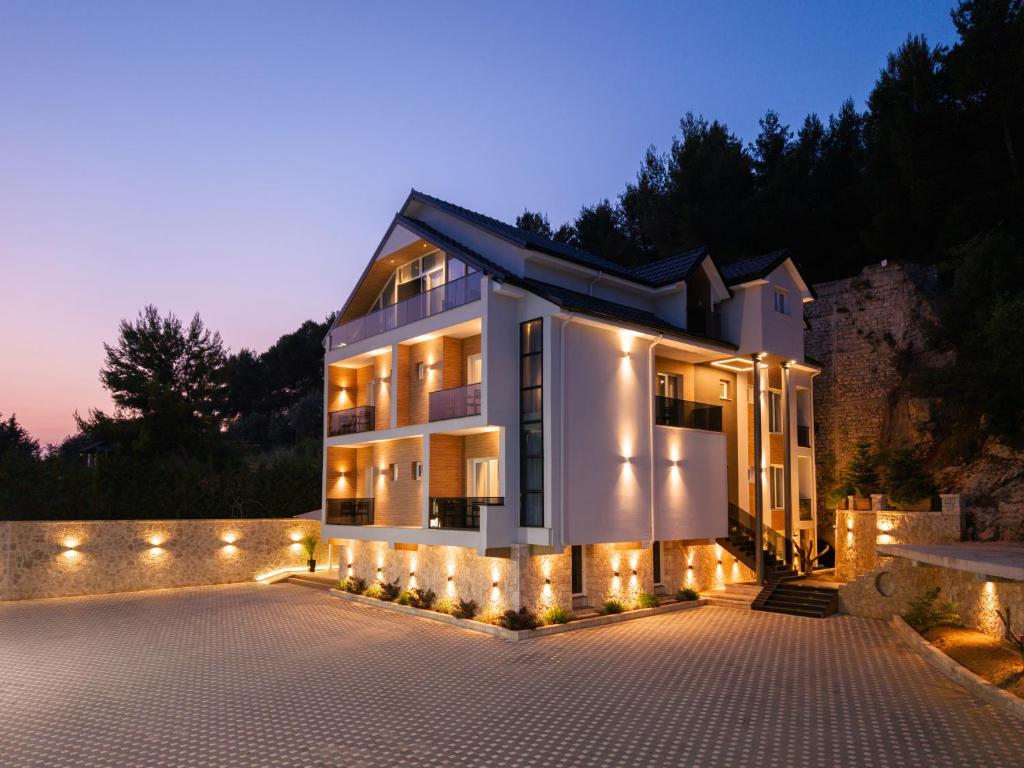Forest Park Hotel Kruje Nature And Calm At Kruja S Gate — Kruje