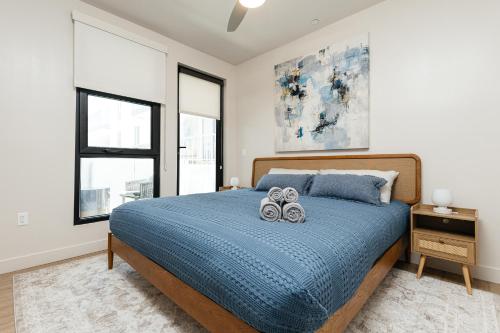 Stunning 2BR apartment steps from Santa Monica pier — 4-Star Luxury Hotel in Los Angeles, United States