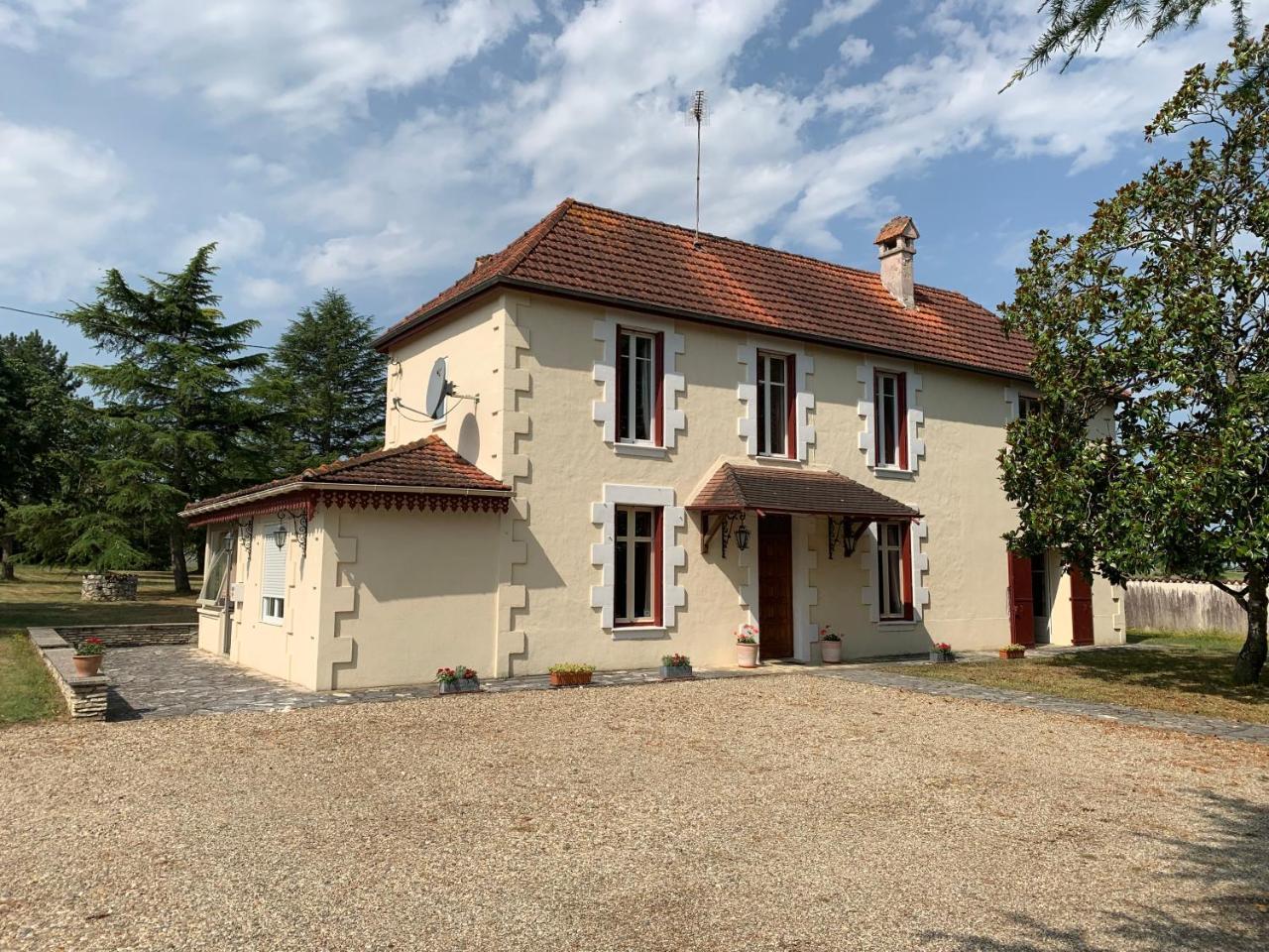 Le Pontet — hotel in Miramont-De-Guyenne