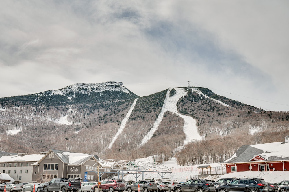Ski In Resort Family Condo with Deck at Jay Peak - photo 49